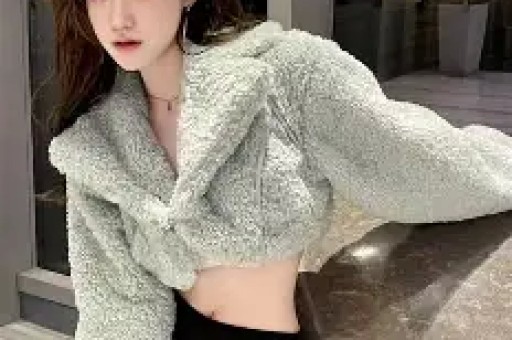 女大学生深夜得知母亲去世向同校70万粉丝博主求助后获助